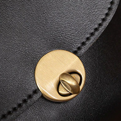 Retro Chic Vintage Kiss Lock Handbag Essential