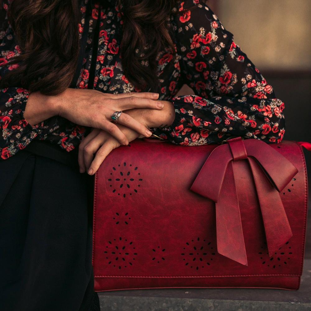 Elegant Bow-Tie Satchel Handbag for Women