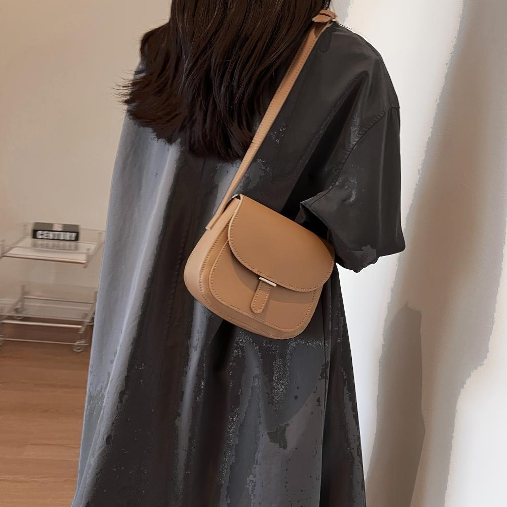 Amelia Retro Stylish Saddle Leather Crossbody Bag