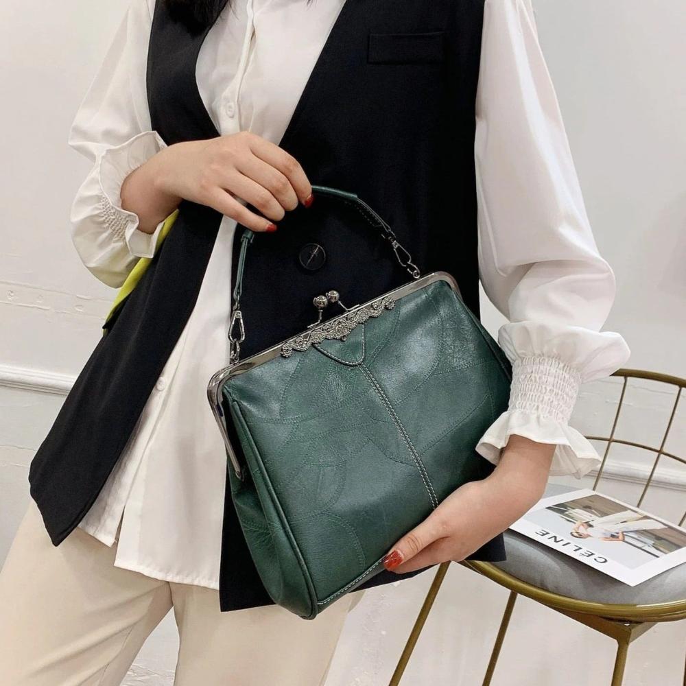 Elegant Retro Vintage Kiss-Lock Handbag